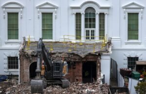 Trump lança discurso retórico de 450 palavras sobre seu salão de baile e diz que uma ação judicial para impedir sua construção seria “devastadora” para os EUA