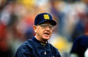 Notícias tristes para o lendário técnico do Notre Dame, Lou Holtz