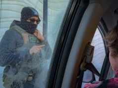 ‘Estamos aqui para decepcionar’: residentes de Minneapolis rastreando cada movimento dos agentes ICE de Trump