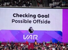 Será que a lei do impedimento à luz do dia de Arsene Wenger levará a mais gols na Premier League nesta temporada?