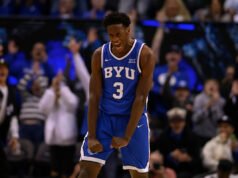 A estrela da BYU, AJ DiBuntsa, entre os três calouros a marcar um jogo de 40 pontos em um único dia
