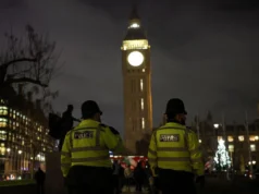 O chefe da polícia do Reino Unido diz que Londres agora está mais segura, apesar dos comentários de Trump e outros sobre a onda de crimes