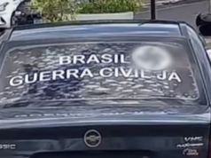 Homem que encomendou adesivo com suástica em seu carro foi colocado em prisão domiciliar com tornozeleira eletrônica em SC