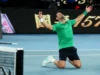 Vintage Djokovic destrona Sinner e envia a final do Aberto da Austrália para Alcaraz