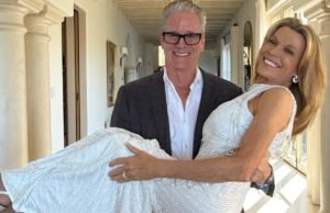 O ícone da ‘Roda da Fortuna’, Vanna White, se casa com John Donaldson