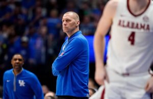 Mark Pope, do Kentucky, implora por ‘bom senso’ após veredicto de Charles Bediaco