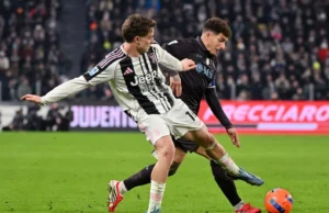 Juventus vence o lesionado Napoli e se aproxima dos quatro primeiros