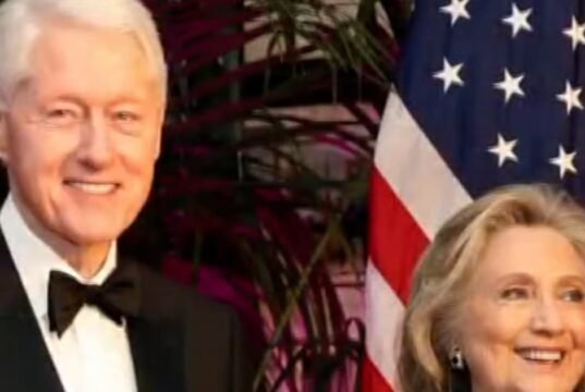 Painel da Câmara vota para manter Clinton por desacato