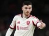 Andy Robertson permanecerá no Liverpool depois que o Tottenham sair das negociações