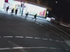 Adolescente preso após suposta busca anti-semitista por roubo de cinco meninos judeus em St Kilda East, Melbourne