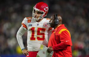 Os Chiefs teriam concordado com os termos de Eric Bieniemy, trazendo OC de volta para relançar o ataque.