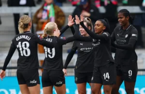 Man City venceu London City por 2 a 1 e ficou nove pontos atrás na WSL