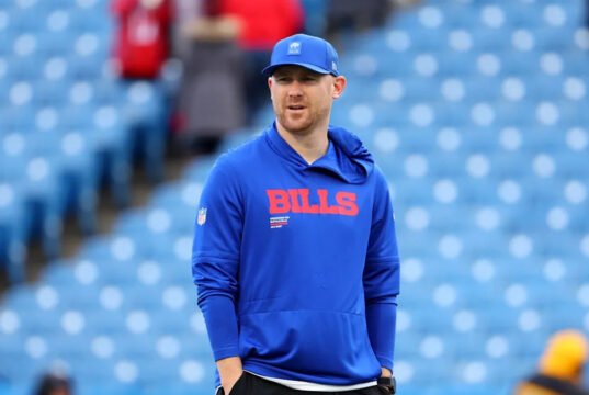 Joe Brady terá sua segunda entrevista com os Raiders.