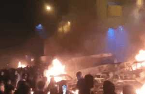 Ministro das Relações Exteriores do Irã diz que protestos se tornaram sangrentos depois que Trump ameaçou intervir