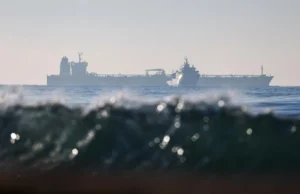 França detém capitão indiano de suposto navio-tanque russo