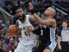 Os Pelicans perderam a vantagem de 20 pontos, recuperaram e derrotaram os Spurs por 104-95