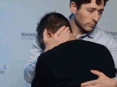 O prefeito de Minneapolis, Jacob Frey, está criticando a operação do ICE em uma nova postagem nas redes sociais