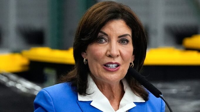 hochul.jpg