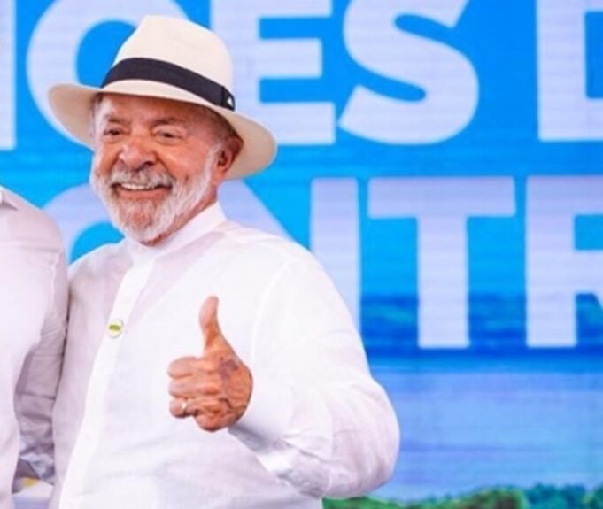 jhc-e-lula-na-entrada-de-chaves-pedro-teixeira-em-maceio-foto-jonathan-lins.jpeg