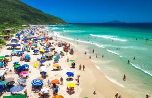 SC está entre os 5 destinos do Brasil mais procurados por turistas estrangeiros para o Carnaval