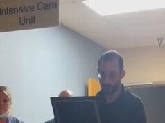 A enfermeira da UTI Alex Pretty homenageia o veterano de quem cuida