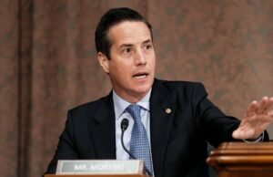 Projeto de lei do senador Bernie Moreno proíbe transferências de remessas de assistência pública