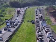 Carro capotou após bater em caminhão na Rodovia Zefferino, em Campinas
