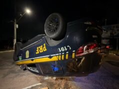 Veículo da PRF capota enquanto perseguia motociclista na BR-101 na Grande Natal