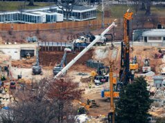 Trump critica processo contra salão de baile da Casa Branca e diz que é “tarde demais” para parar