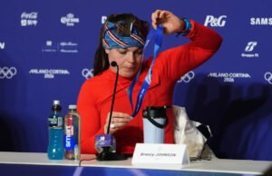 Jogos Olímpicos de Inverno de 2026: Breezy Johnson vence downhill alpino e conquista a medalha de ouro