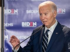 Biden aproveitou a queda da popularidade de Trump em um discurso combativo na Carolina do Sul