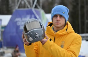 COI expulsa Vladislav Hraskevich da Ucrânia das Olimpíadas por usar capacete em homenagem às vítimas da guerra