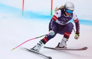 Autoridades disseram que Bonn recebeu alta de um hospital na Itália e se dirigiu ao aeroporto de Treviso.