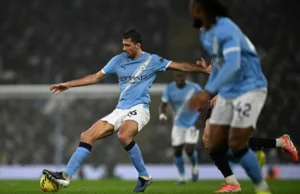 Pep Guardiola olha estrelas ‘exaustas’ do Manchester City