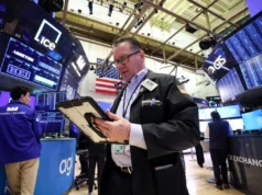 Wall Street afunda enquanto temores sobre IA aprofundam derrota tecnológica