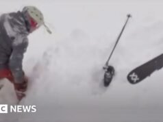 Assista ao dramático resgate de um esquiador enterrado na neve profunda
