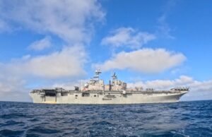 Um soldado dos EUA foi declarado morto após cair de um navio de guerra durante uma operação no Caribe