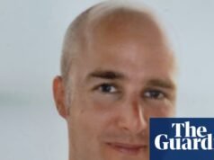 Uma menina de 16 anos e um menino de 15 foram considerados culpados de assassinar um homem atacando-os com pedras em Kent. Crime