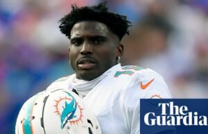 Dolphins cortam o receptor estrela Tyreek Hill para liberar US$ 23 milhões em espaço no teto salarial da NFL