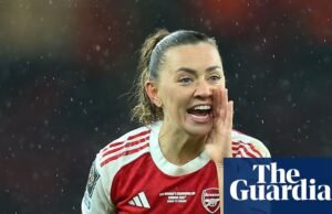Katie McCabe deve deixar o Arsenal no verão, já que o clube tem como alvo jogadores jovens. mulher do arsenal