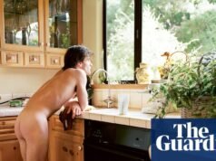 Pais, conjuntos de pornografia e o Big Boy Combo de Bob: como Larry Sultan fotografou a fotografia da vida doméstica americana