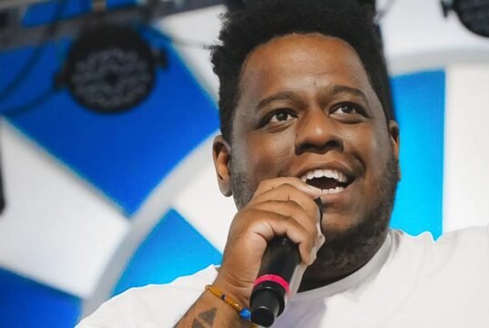 Andre Rodriguez pediu demissão de Portella após desfile