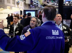 A recuperação tecnológica estagna, Wall Street termina em baixa à medida que o entusiasmo pela IA diminui após o desempenho da NVIDIA