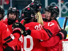 Hóquei no Gelo – Poulin leva o Canadá à final feminina