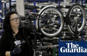 O crescimento da indústria transformadora no Reino Unido acelera à medida que aumentam as encomendas de exportação. setor manufatureiro