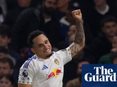 Okafor garante empate de retorno para o Leeds, com o retorno dos maus hábitos do Chelsea na Premier League