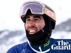 A estrela australiana do snowboard Cam Bolton foi levada de helicóptero ao hospital com o pescoço quebrado. Olimpíadas de inverno