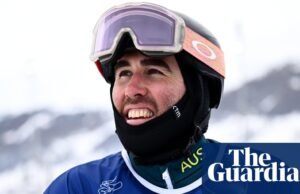 A estrela australiana do snowboard Cam Bolton foi levada de helicóptero ao hospital com o pescoço quebrado. Olimpíadas de inverno