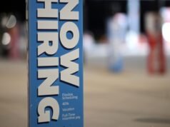 Os EUA criaram 130.000 empregos em janeiro, com a taxa de desemprego estável em 4,3%