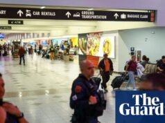 Caos e confusão em El Paso após o aeródromo ser fechado e reaberto rapidamente. texas